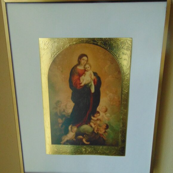 Mary holding Baby Jesus, Surrounded by Angels, Vintage Gold Metal Frame. 8 x 10 - Picture 6 of 10